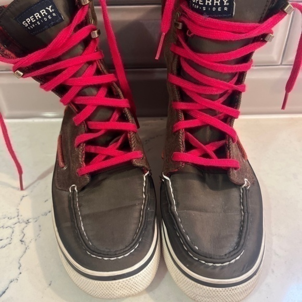 Sperry Top Sider  Fold Over Ankle Boots Shoes Women's  Red Black Flannel size 7